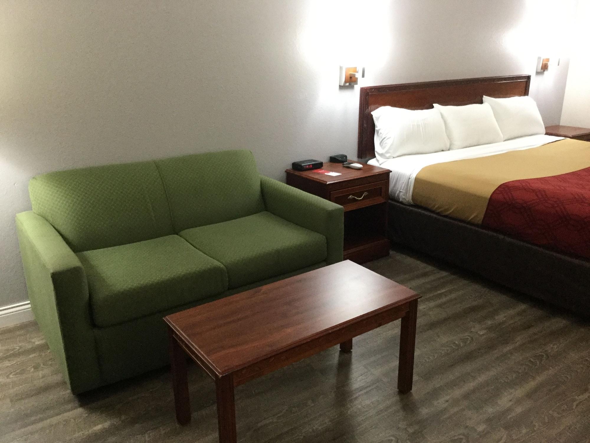 Econo Lodge Lincoln Bagian luar foto