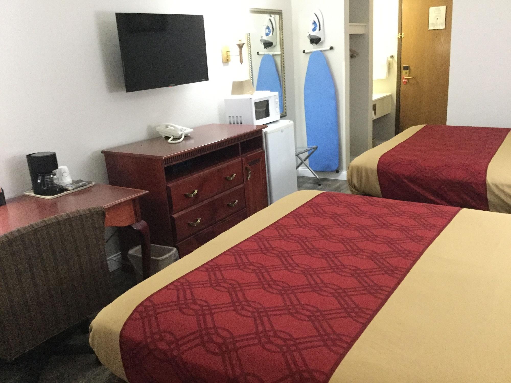Econo Lodge Lincoln Bagian luar foto
