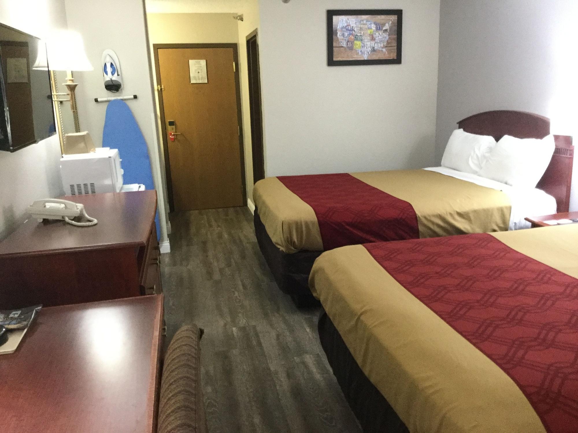 Econo Lodge Lincoln Bagian luar foto