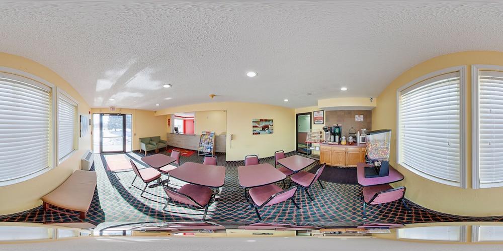 Econo Lodge Lincoln Bagian luar foto