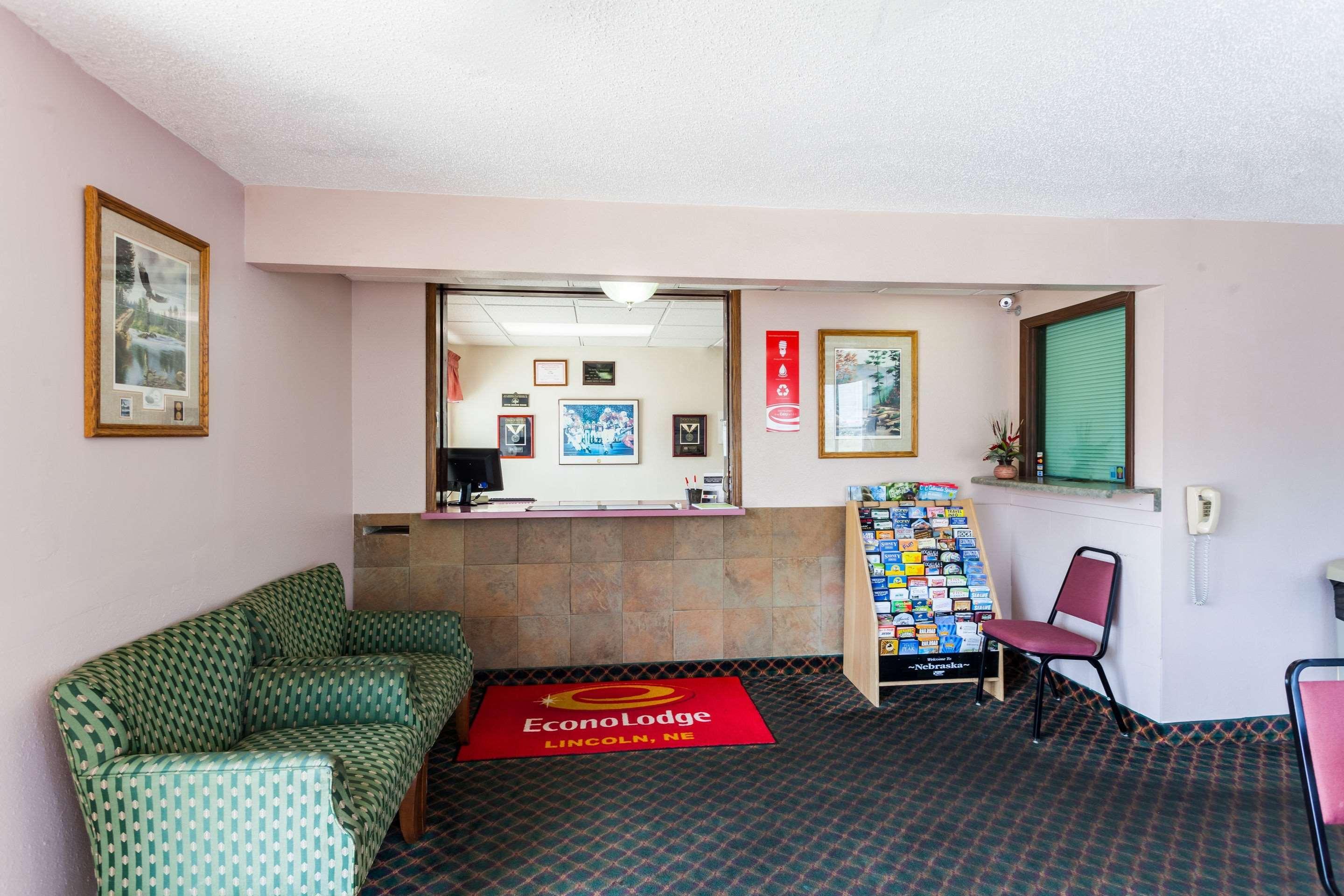 Econo Lodge Lincoln Bagian luar foto