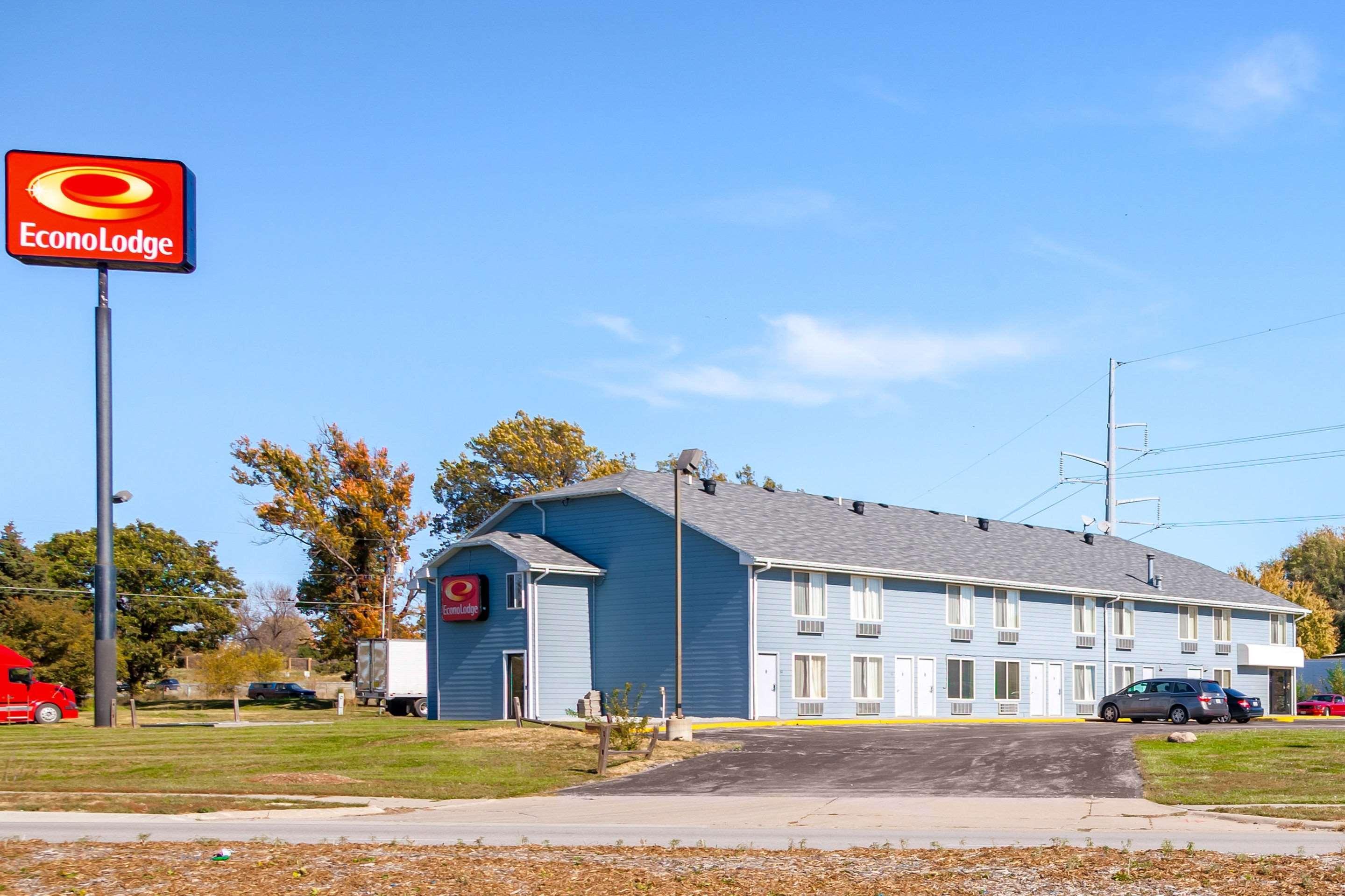 Econo Lodge Lincoln Bagian luar foto