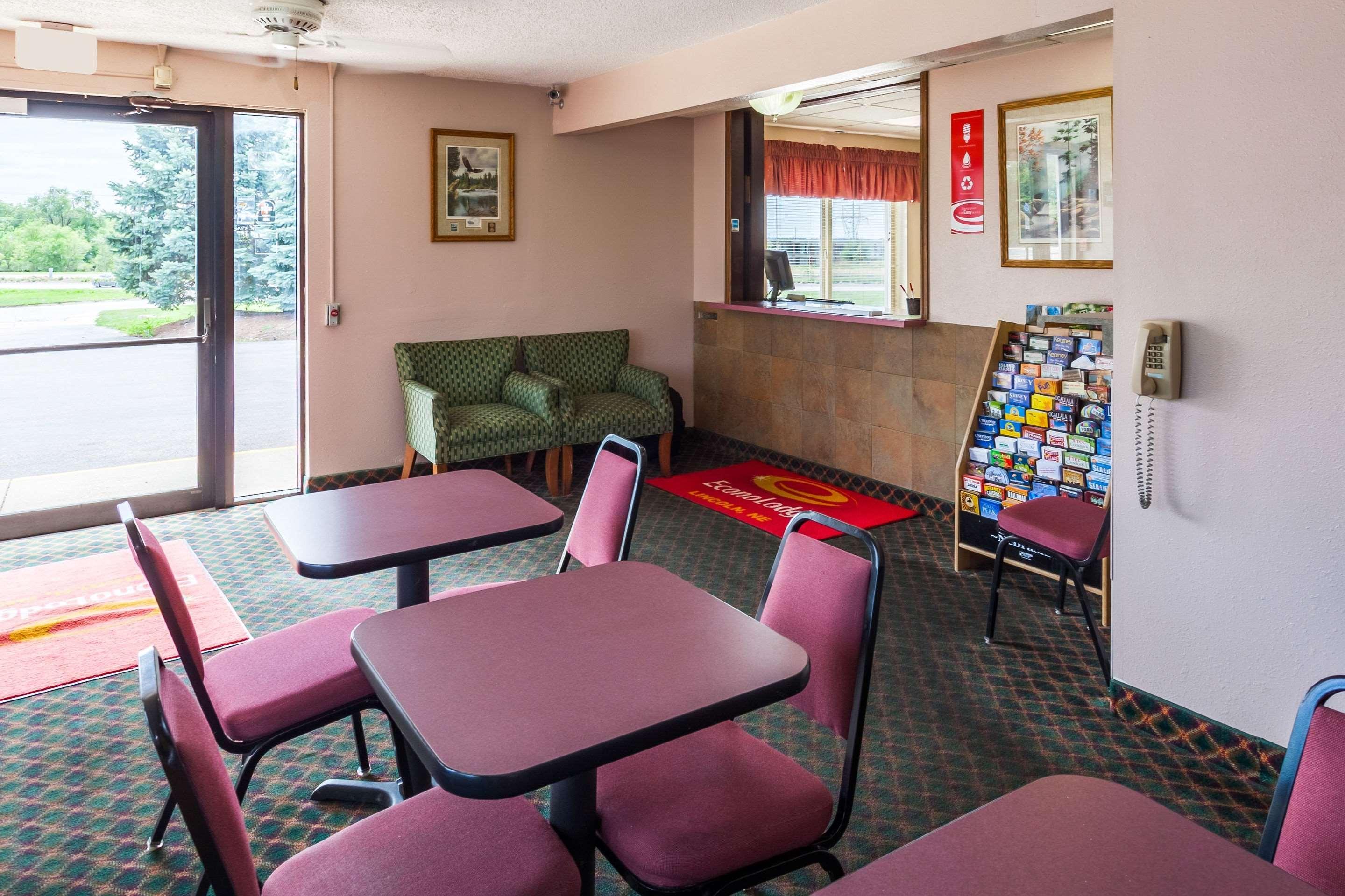 Econo Lodge Lincoln Bagian luar foto