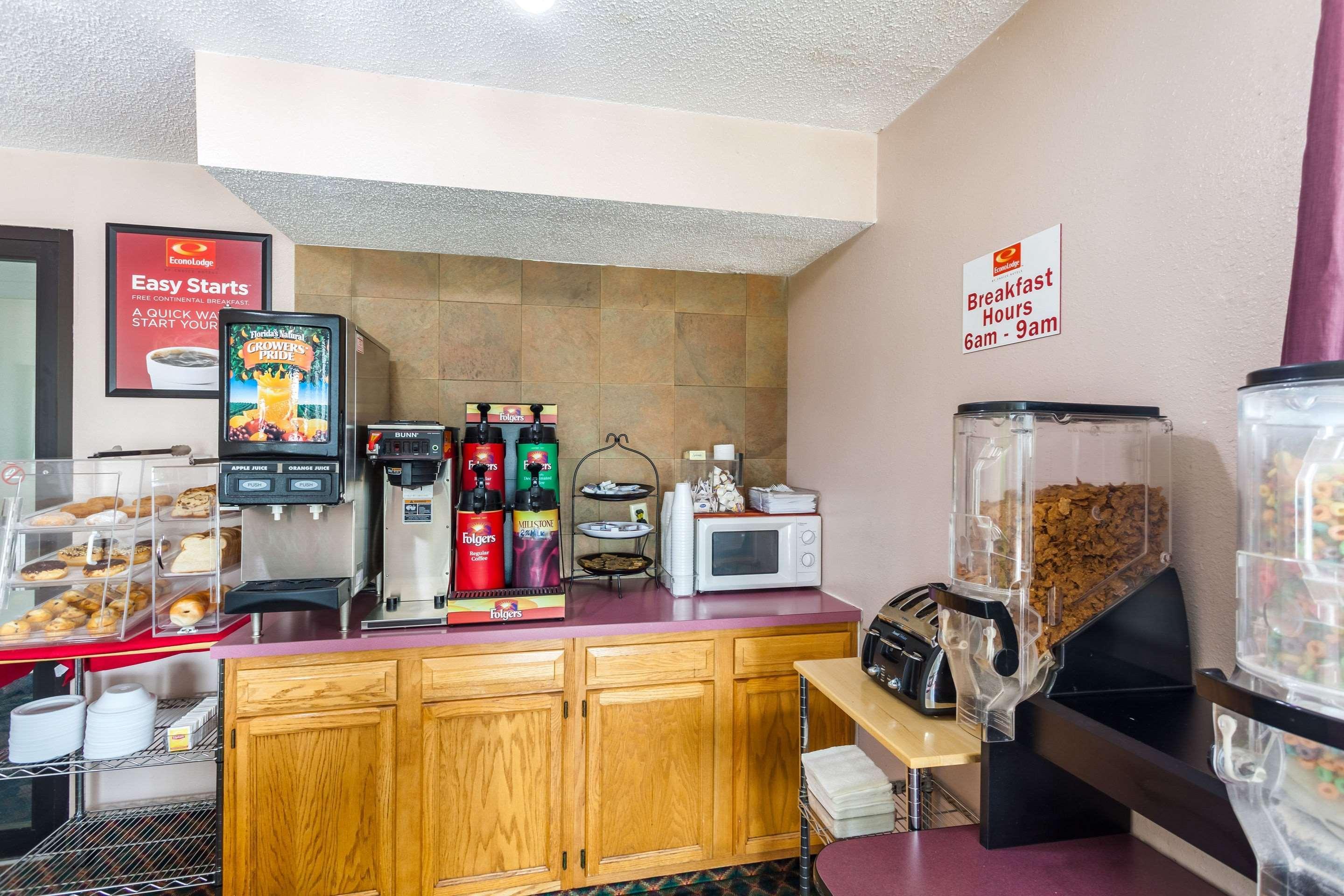 Econo Lodge Lincoln Bagian luar foto